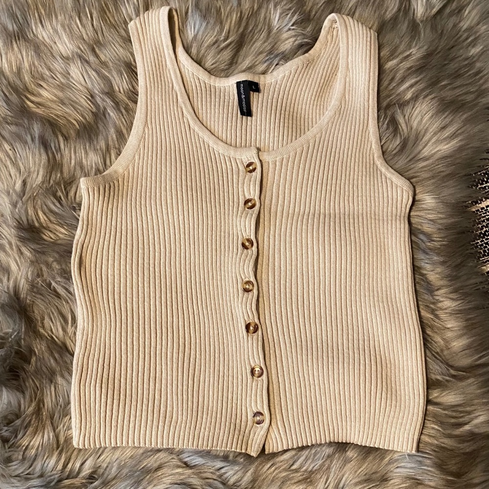 Button up trendy crop top